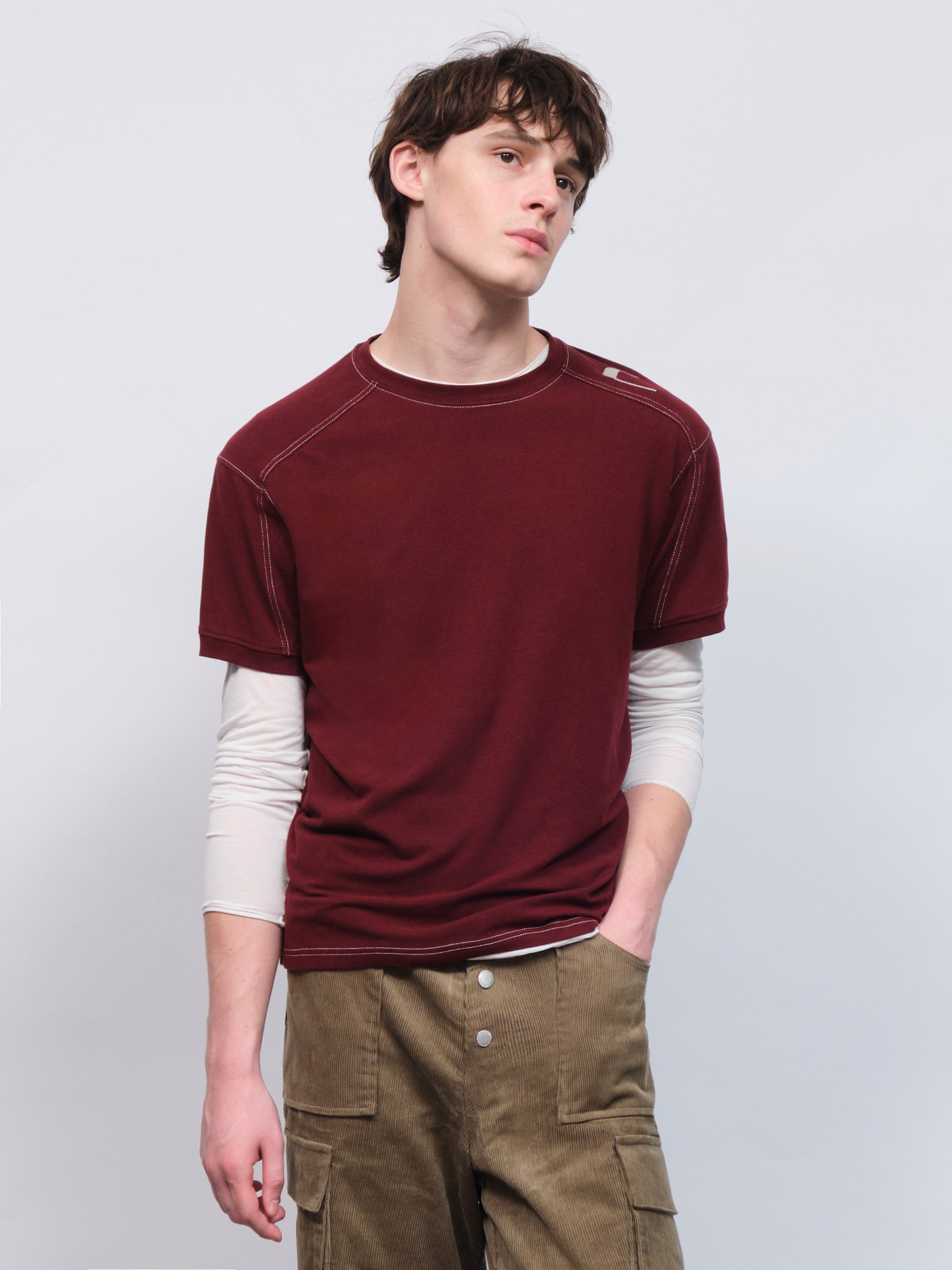 CARRER_HAYES TEE IN BURGUNDY