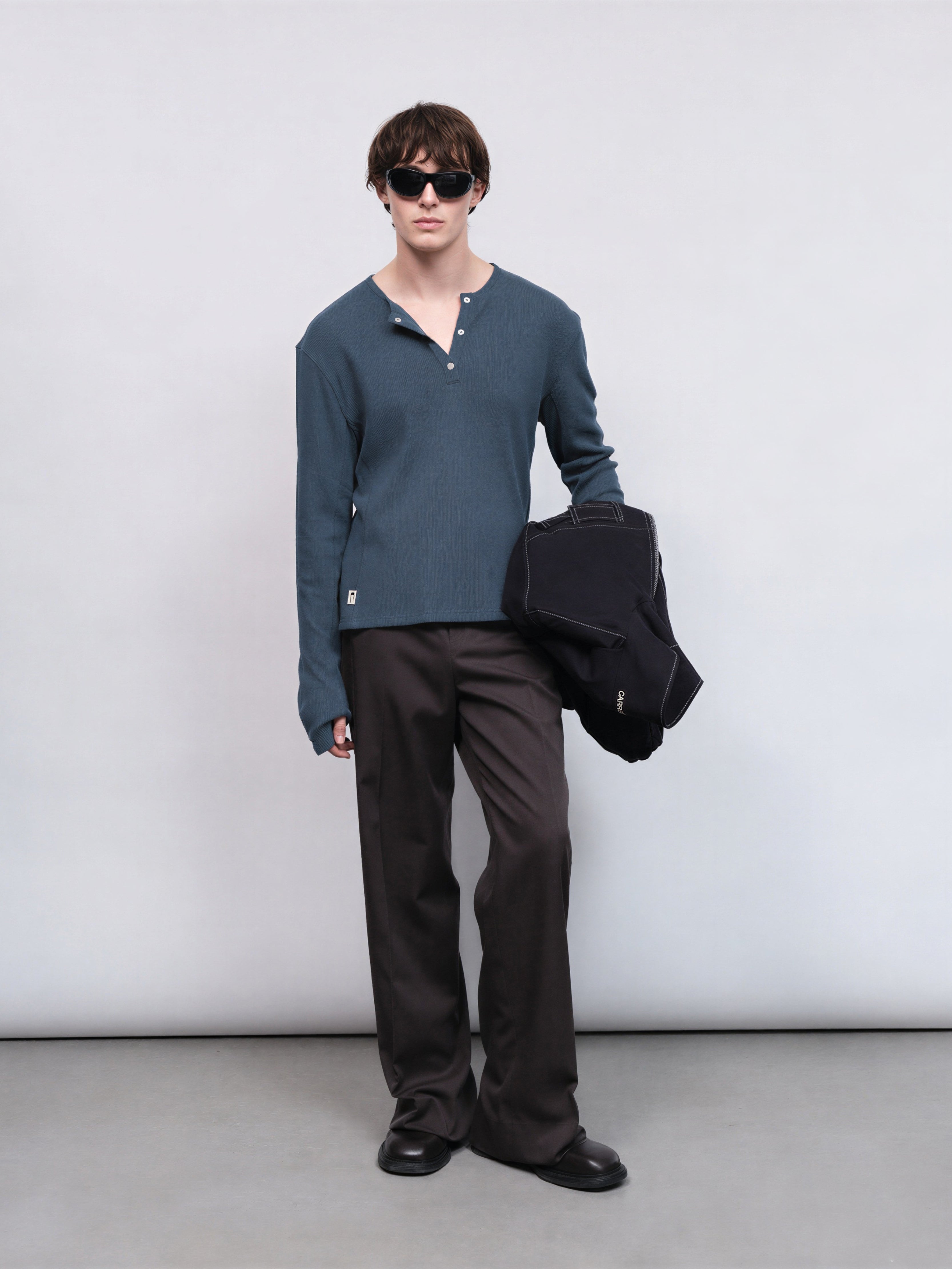 CARRER_LIS HENLEY IN NAVY