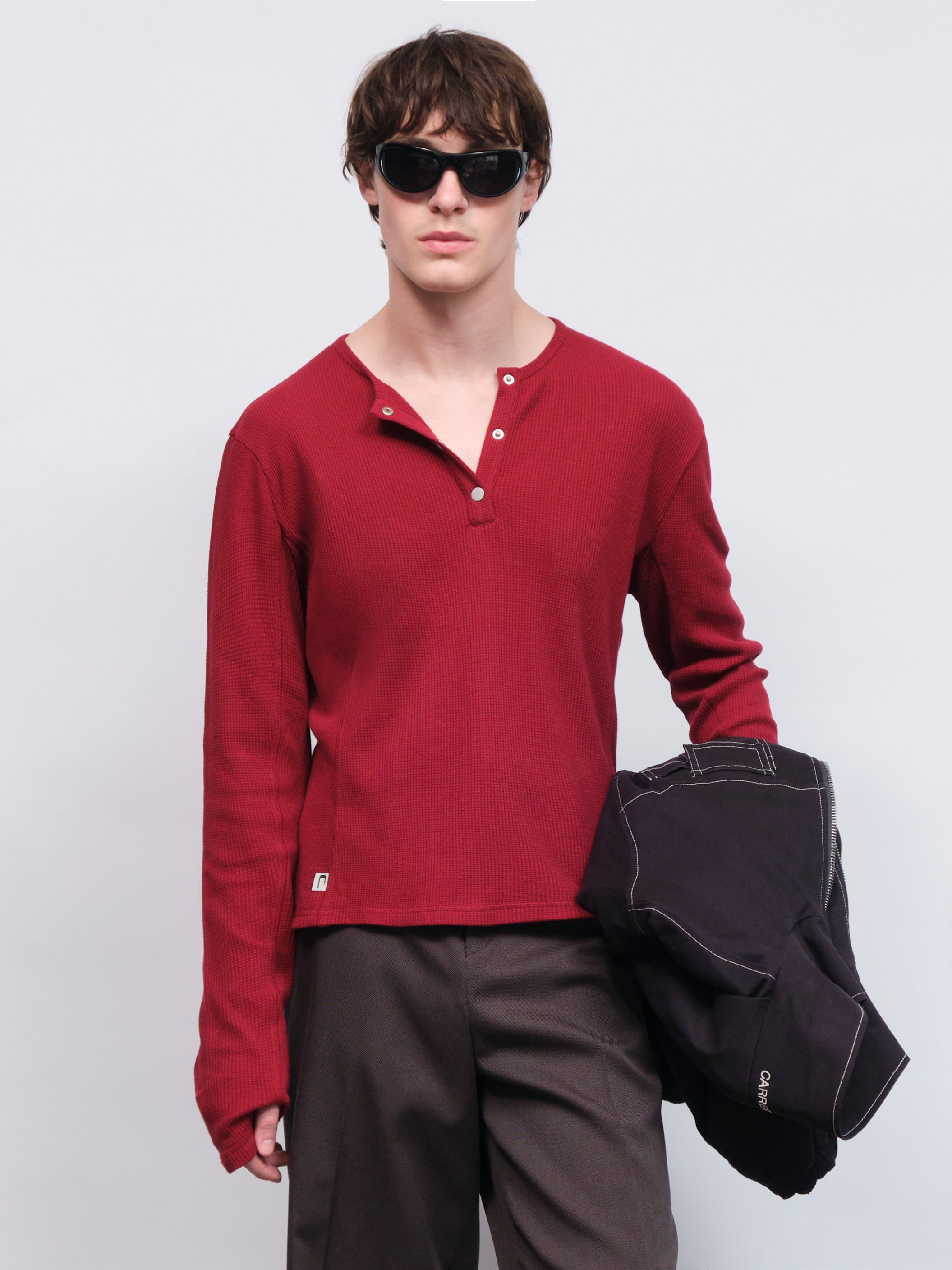 CARRER_LIS HENLEY IN BURGUNDY