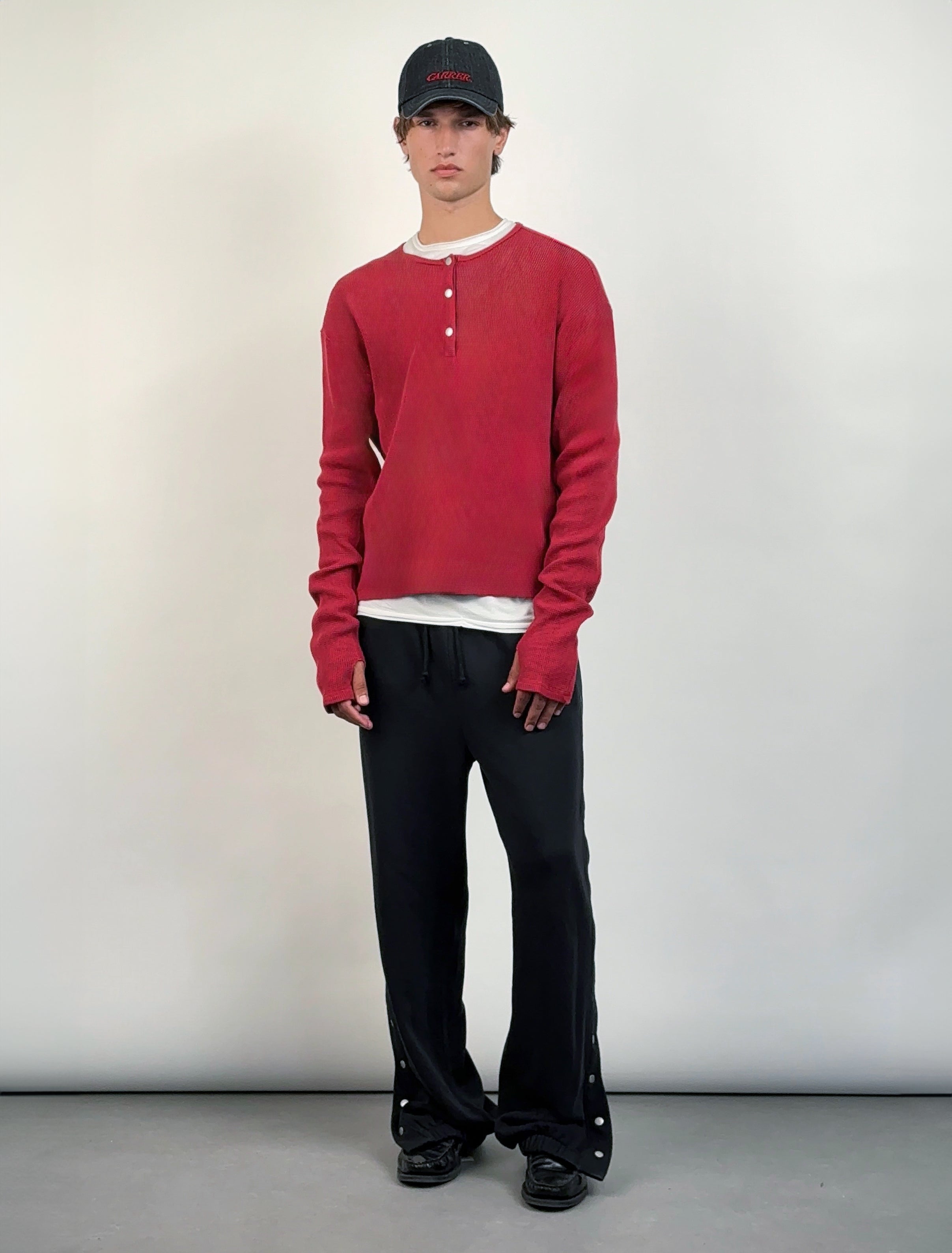 CARRER_LIS HENLEY IN FADED RED