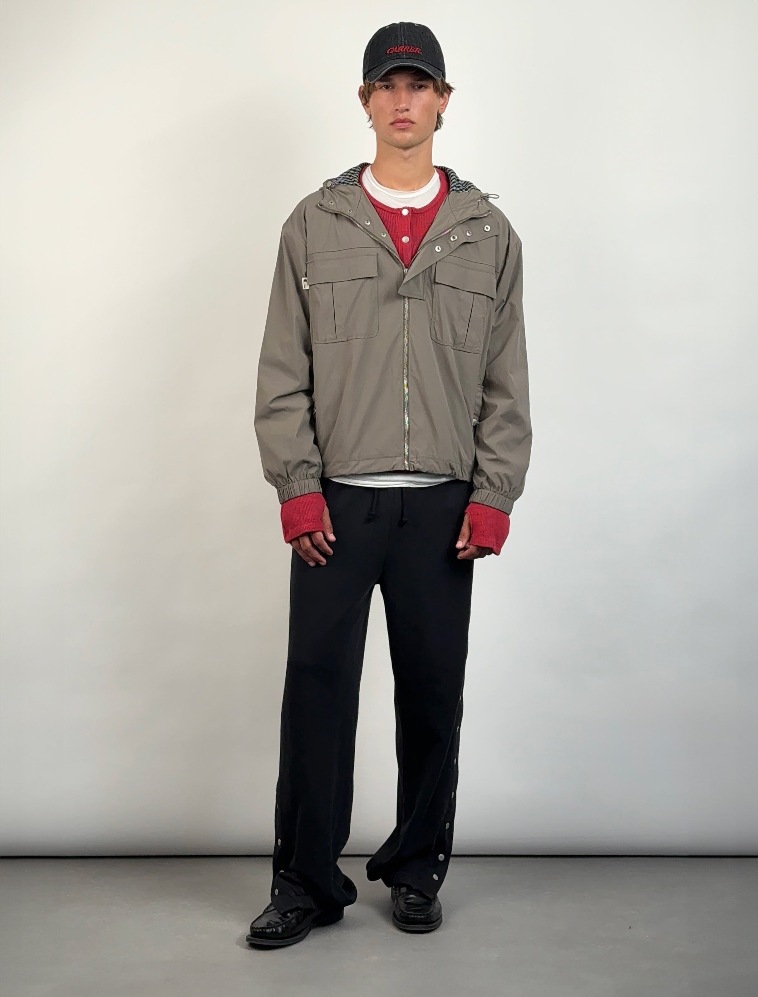 CARRER_MICA CAP IN BLACK DENIM WITH RED