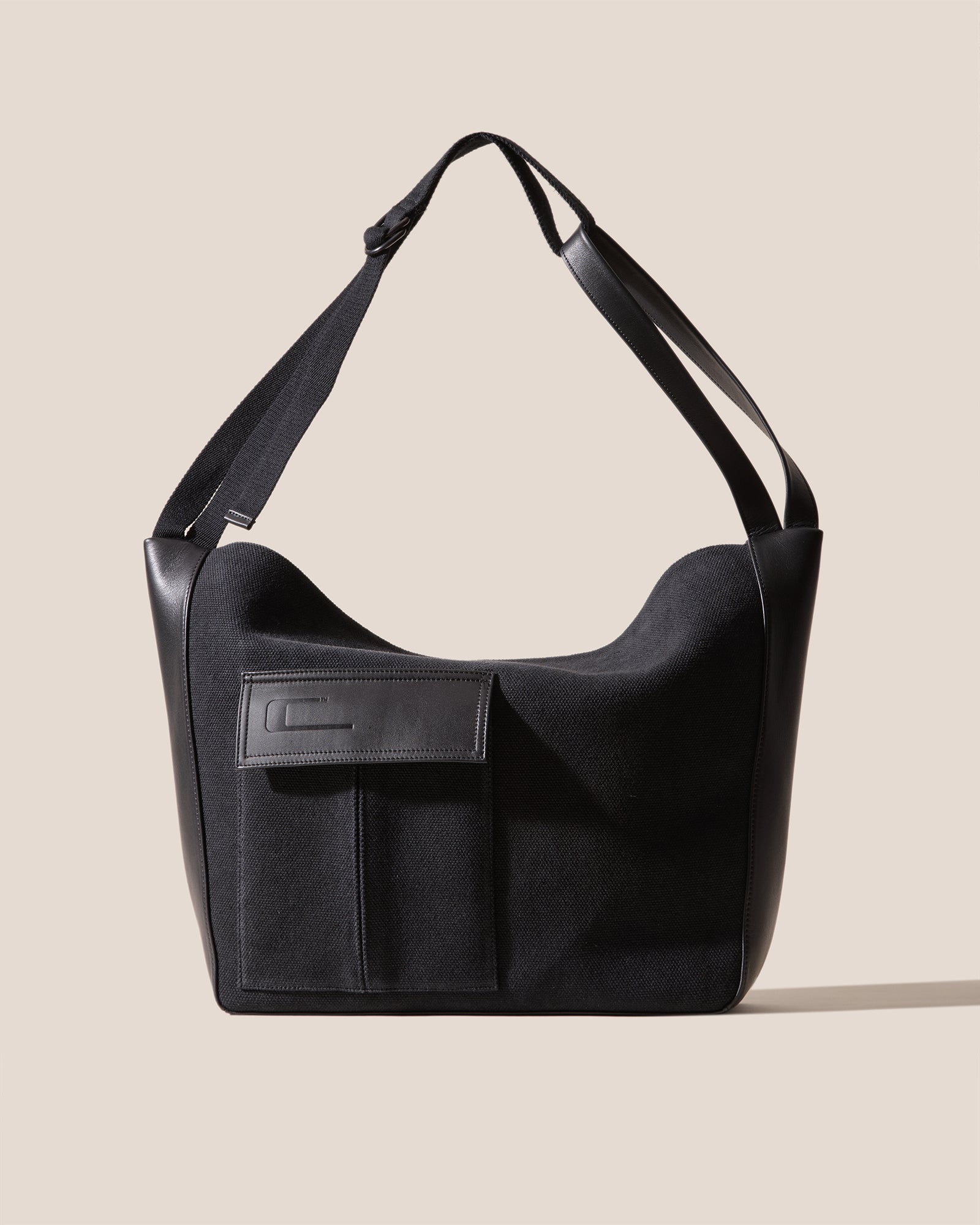 CARRER_VINCLE BAG IN BLACK